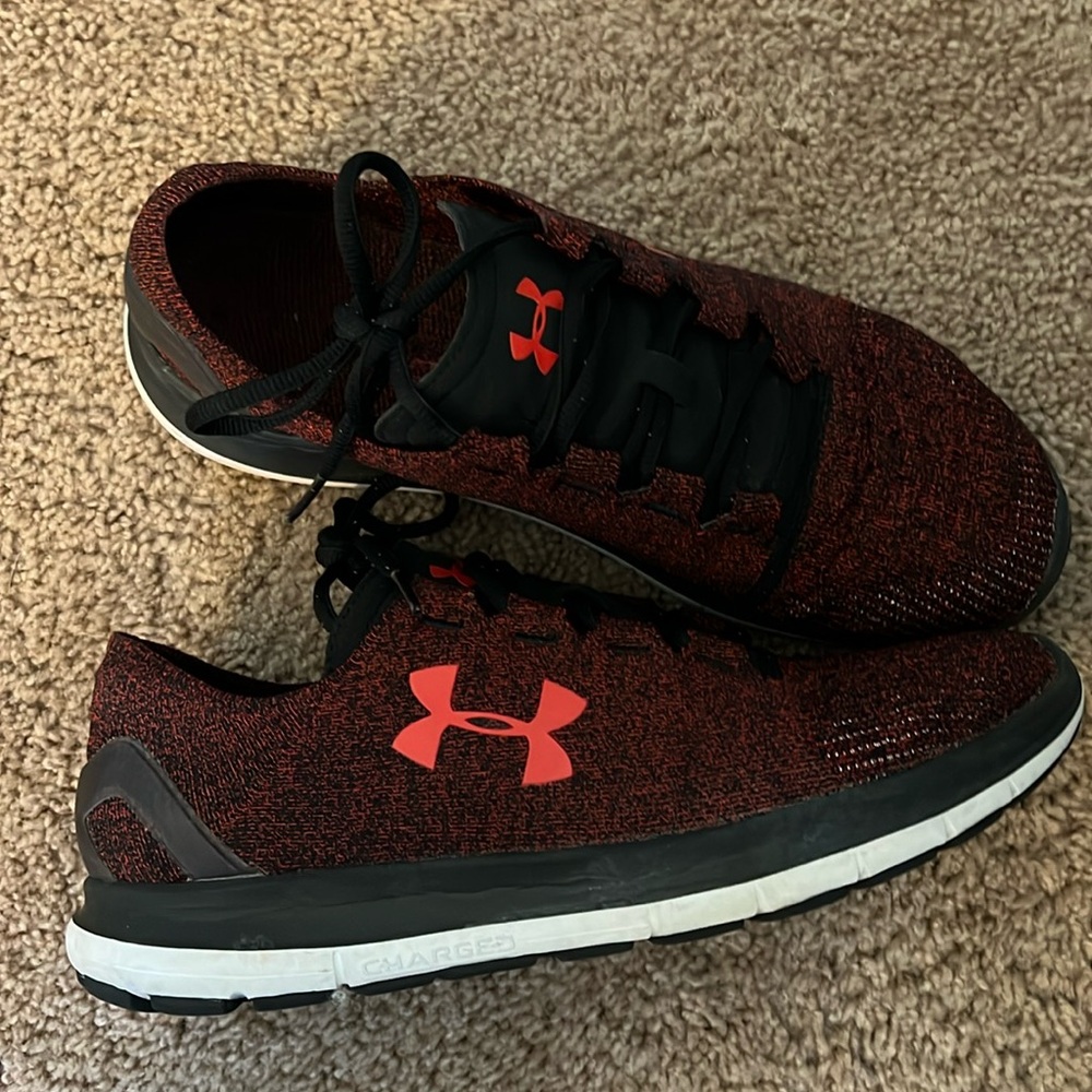 Mens Under Armour trainers Size: 12.5